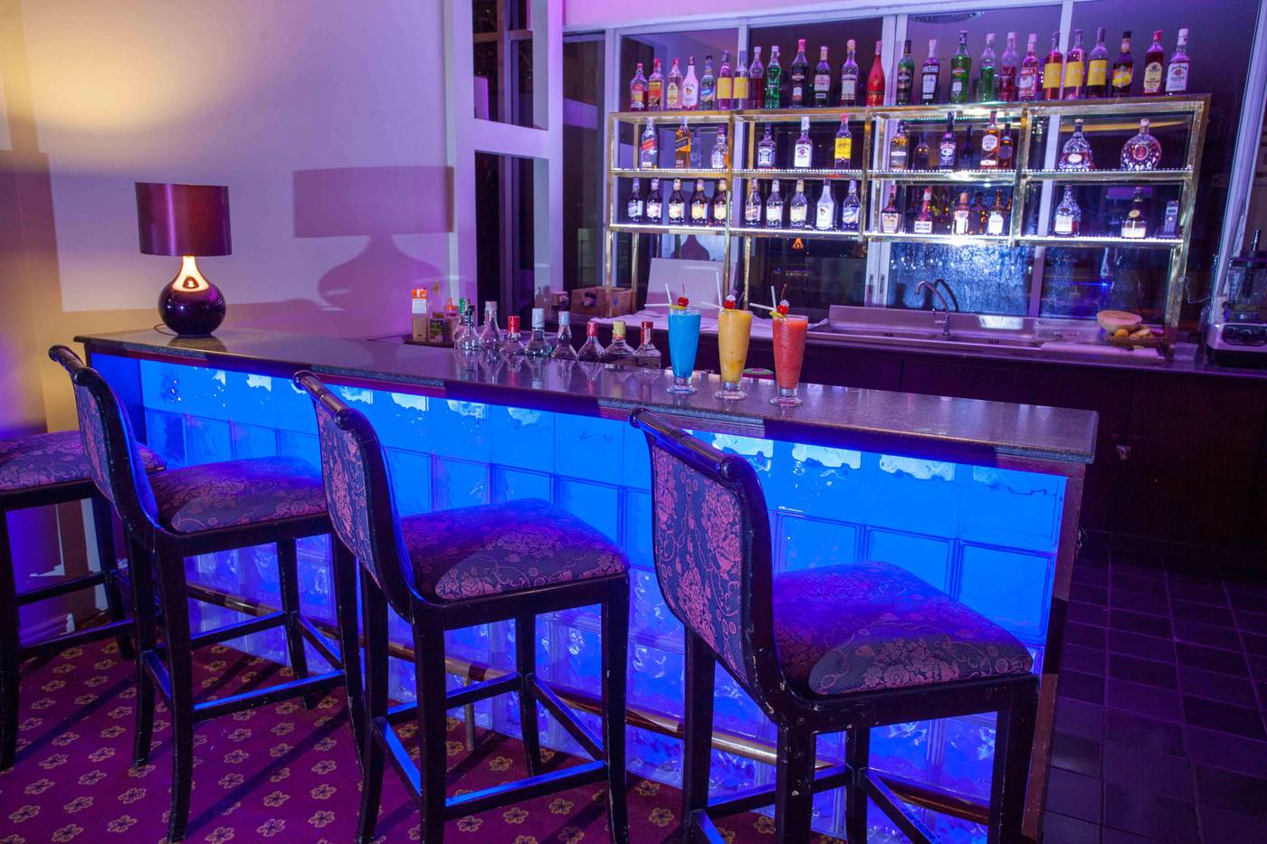 Royal-Paradise-Bar-58