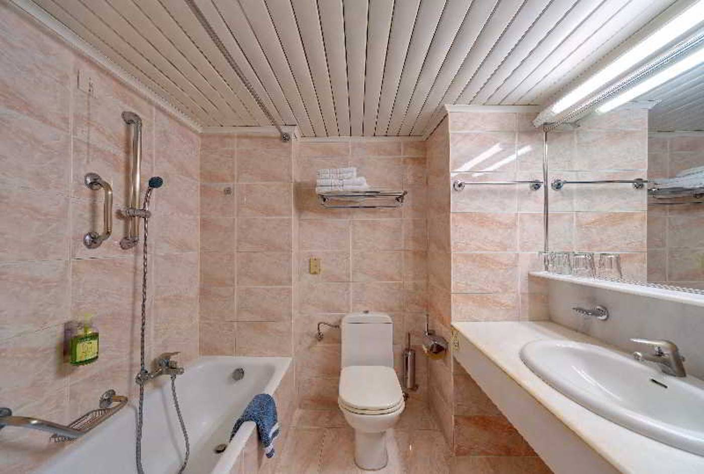 Apollo-Beach-Room-34