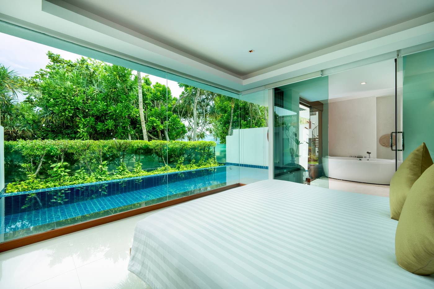 La-Flora-Resort-and-Spa-Patong-Room-61