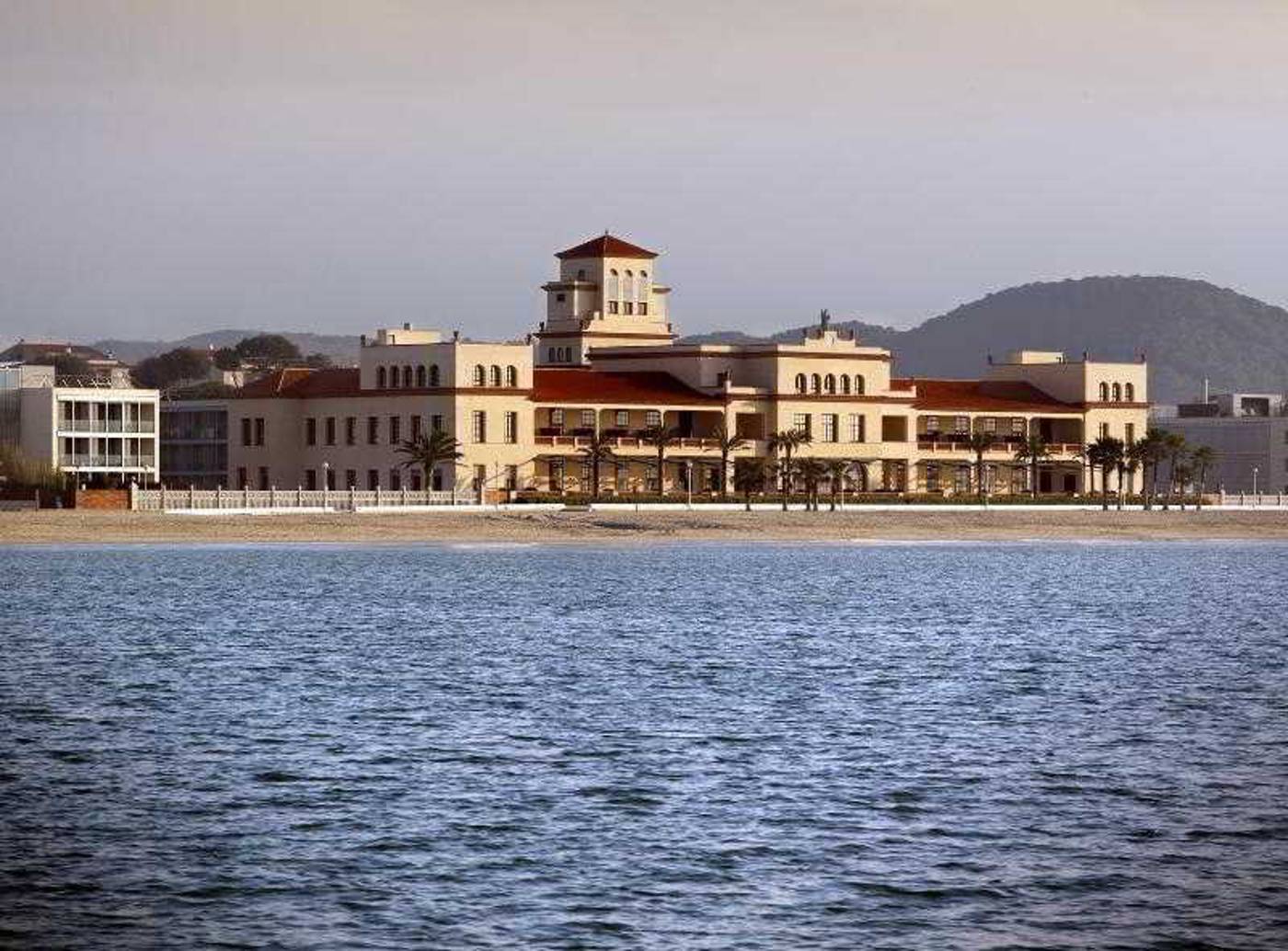 Le-Meridien-Ra-Beach-Hotel---Spa-Beach-16