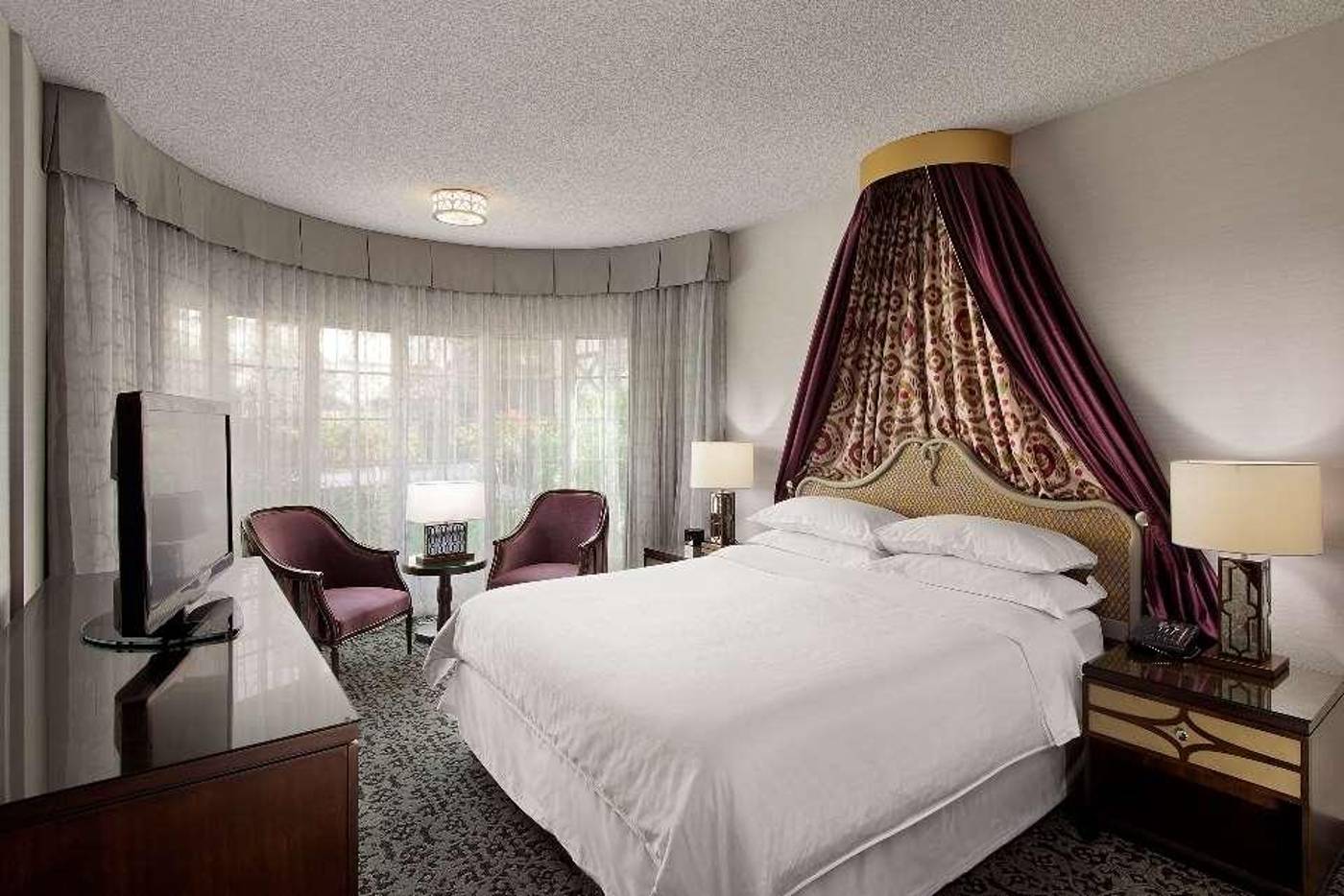 Anaheim-Majestic-Garden-Hotel-Room-22