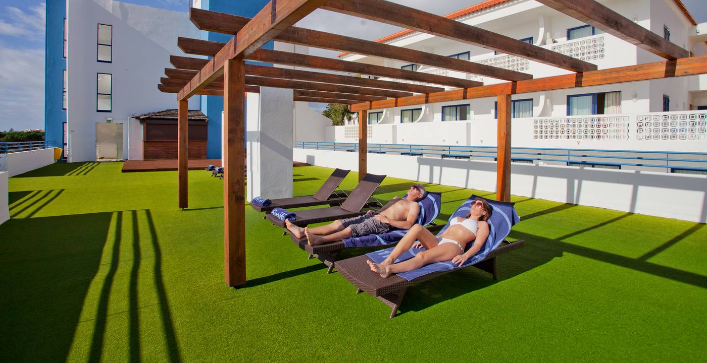 Grand-Muthu-Oura-View-Beach-Club-Terrace-76