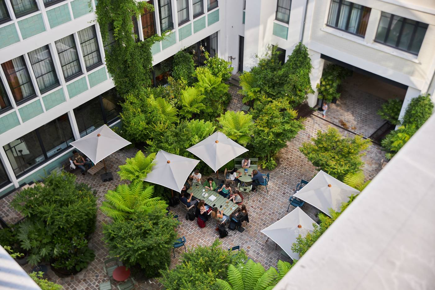 Le-Grand-Quartier-Terrace-24