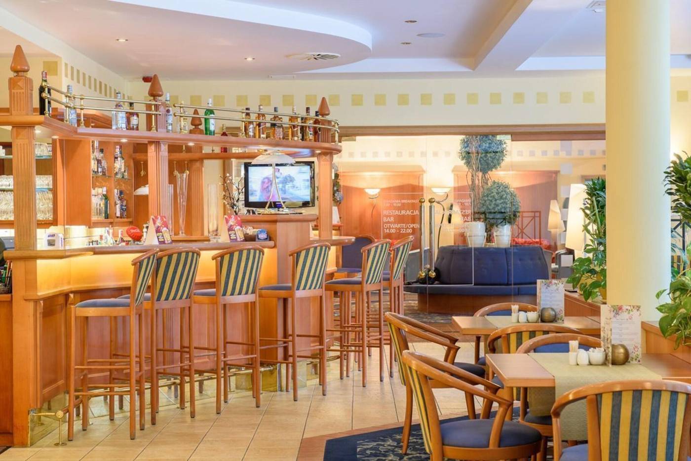 Hotel-Partner-Bar-14