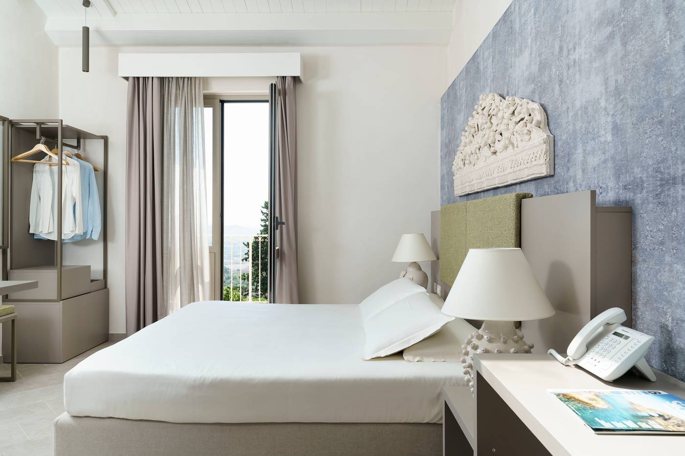 Luna-del-Raccolto--Green-Country-Hotel-Room-19