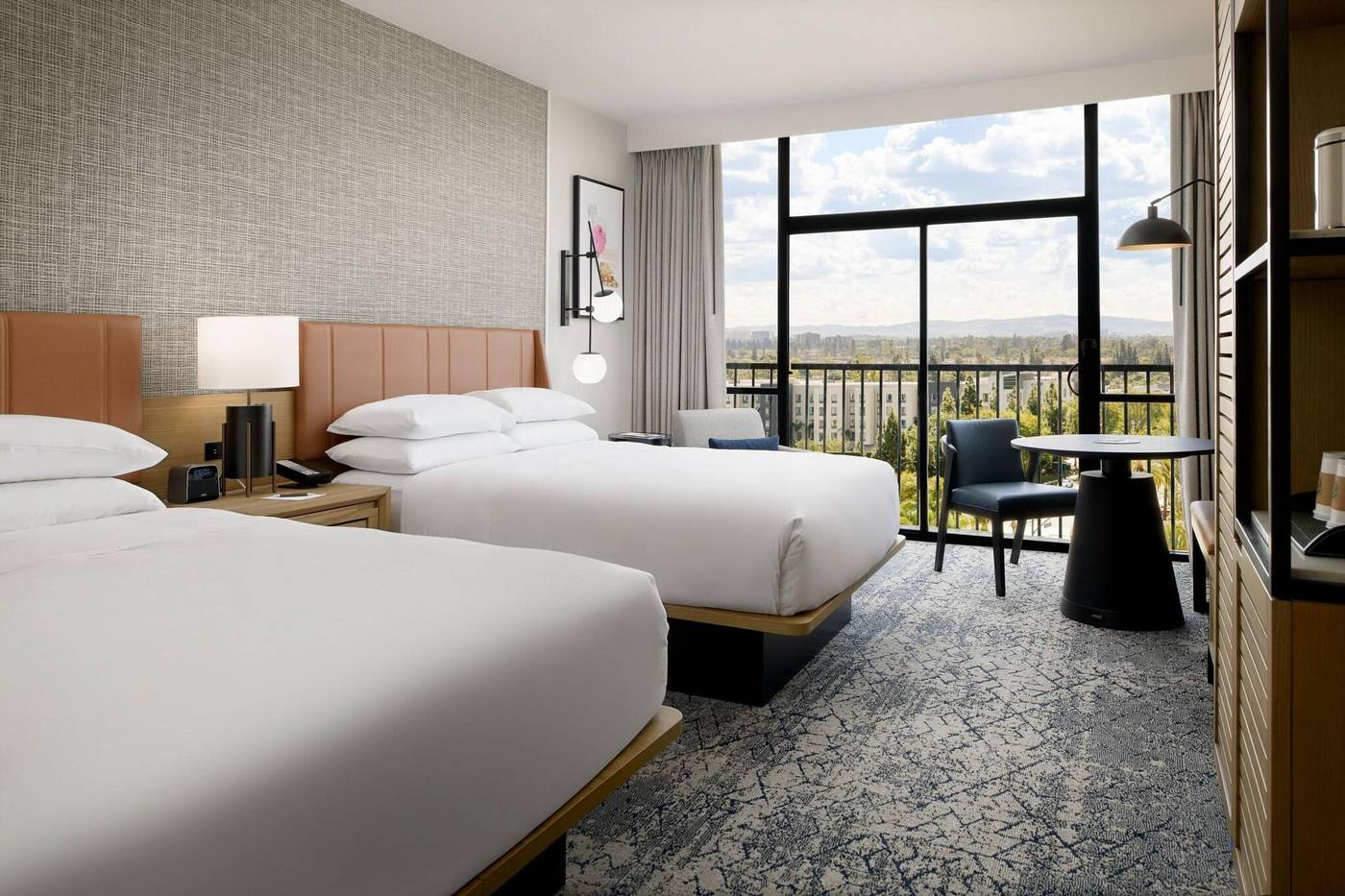 Sheraton-Park-Hotel-at-the-Anaheim-Resort-Room-31