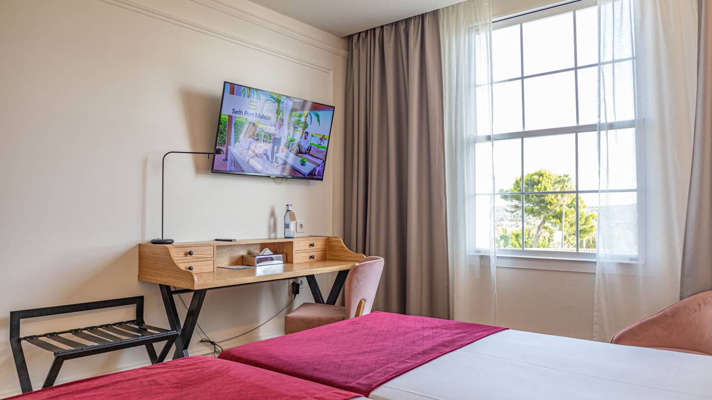 Seth-Port-Mahon-Room-38