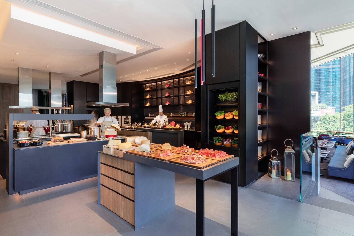 Jw-Marriott-Hotel-Hong-Kong-Lobby-40