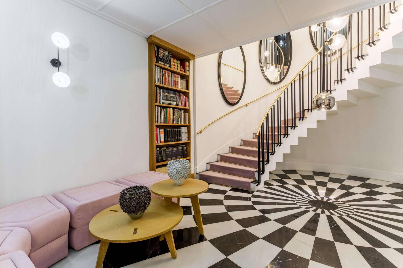 Room-Mate-Emir-Room-24