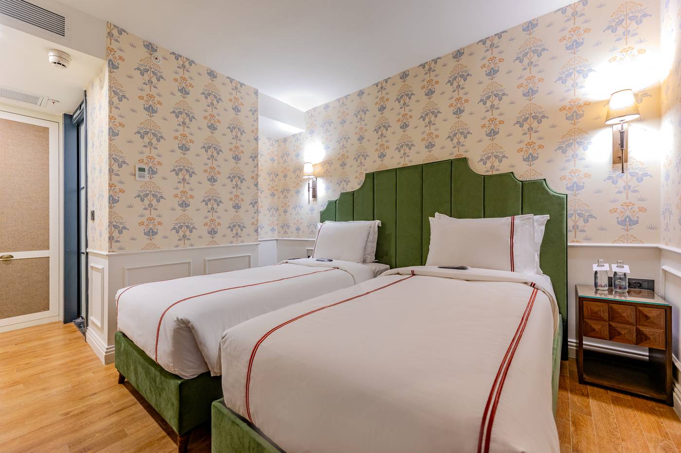 Khai-Hotel-Karakoy-Room-13