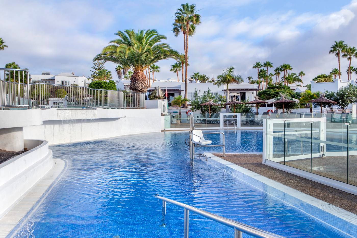 Jardines-del-Sol-Pool-1