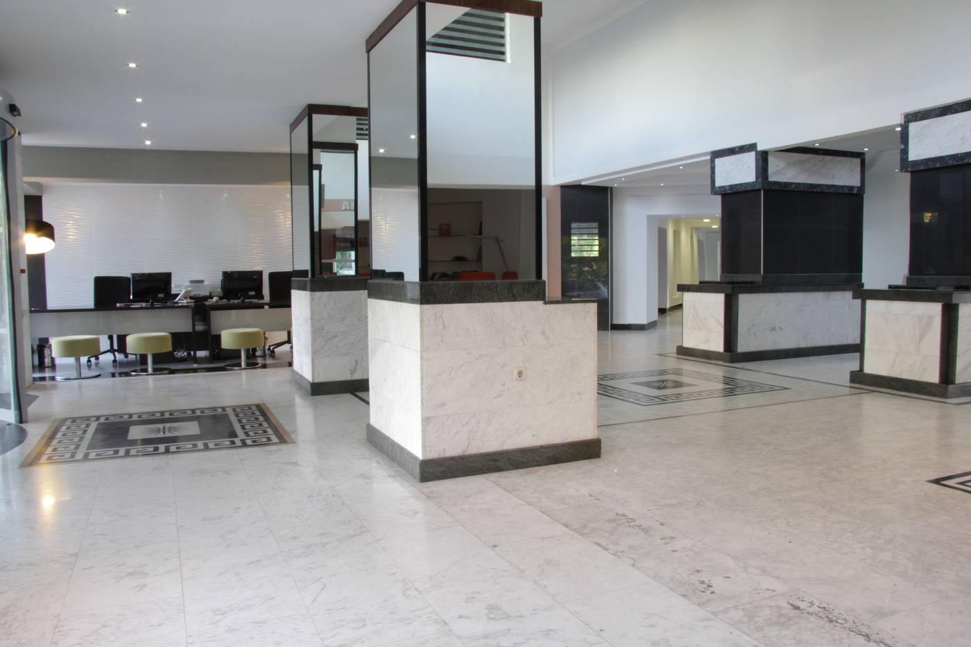 The-Residence-Lobby-32