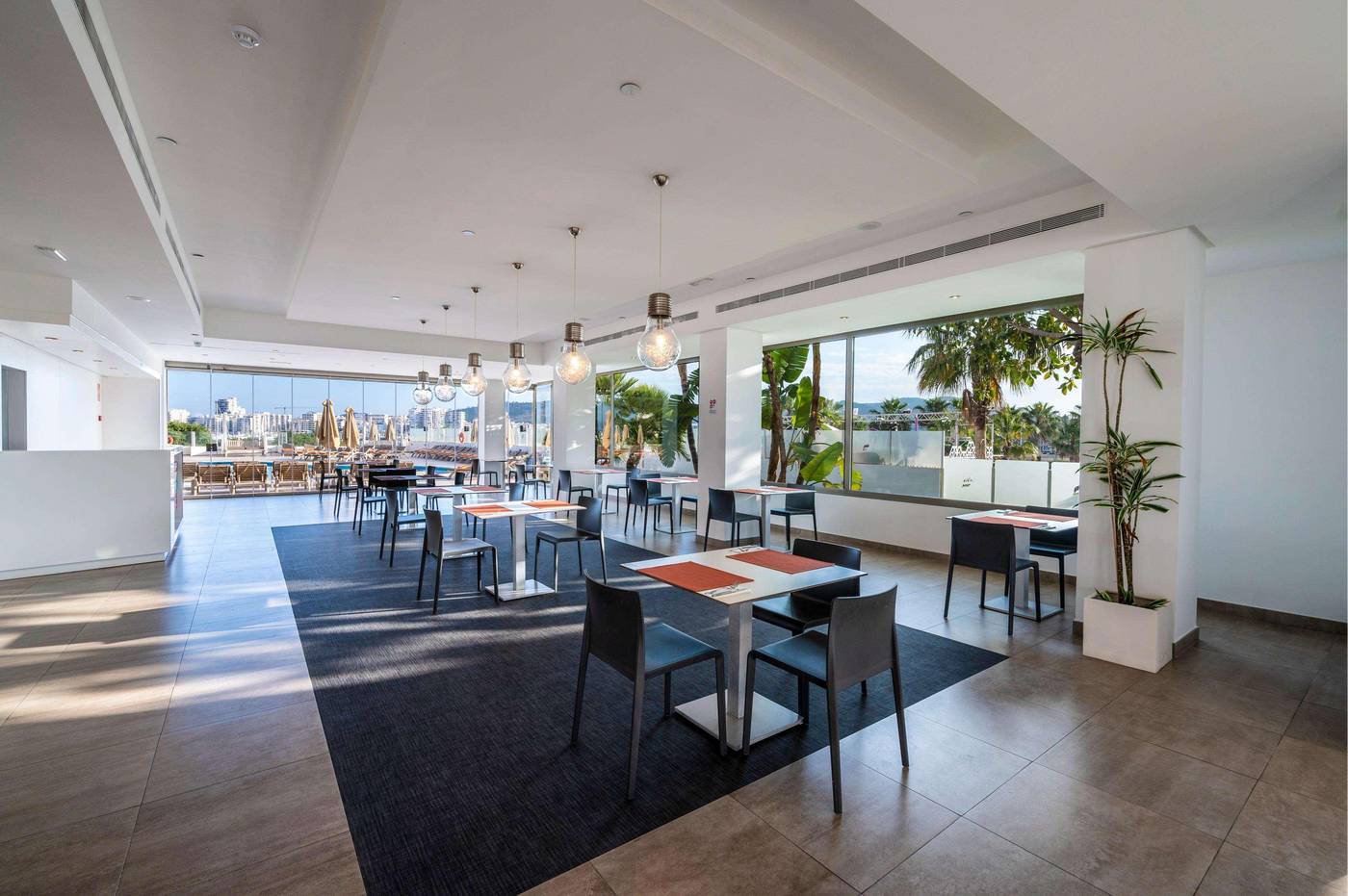 THB-Ocean-Beach-Restaurant-47