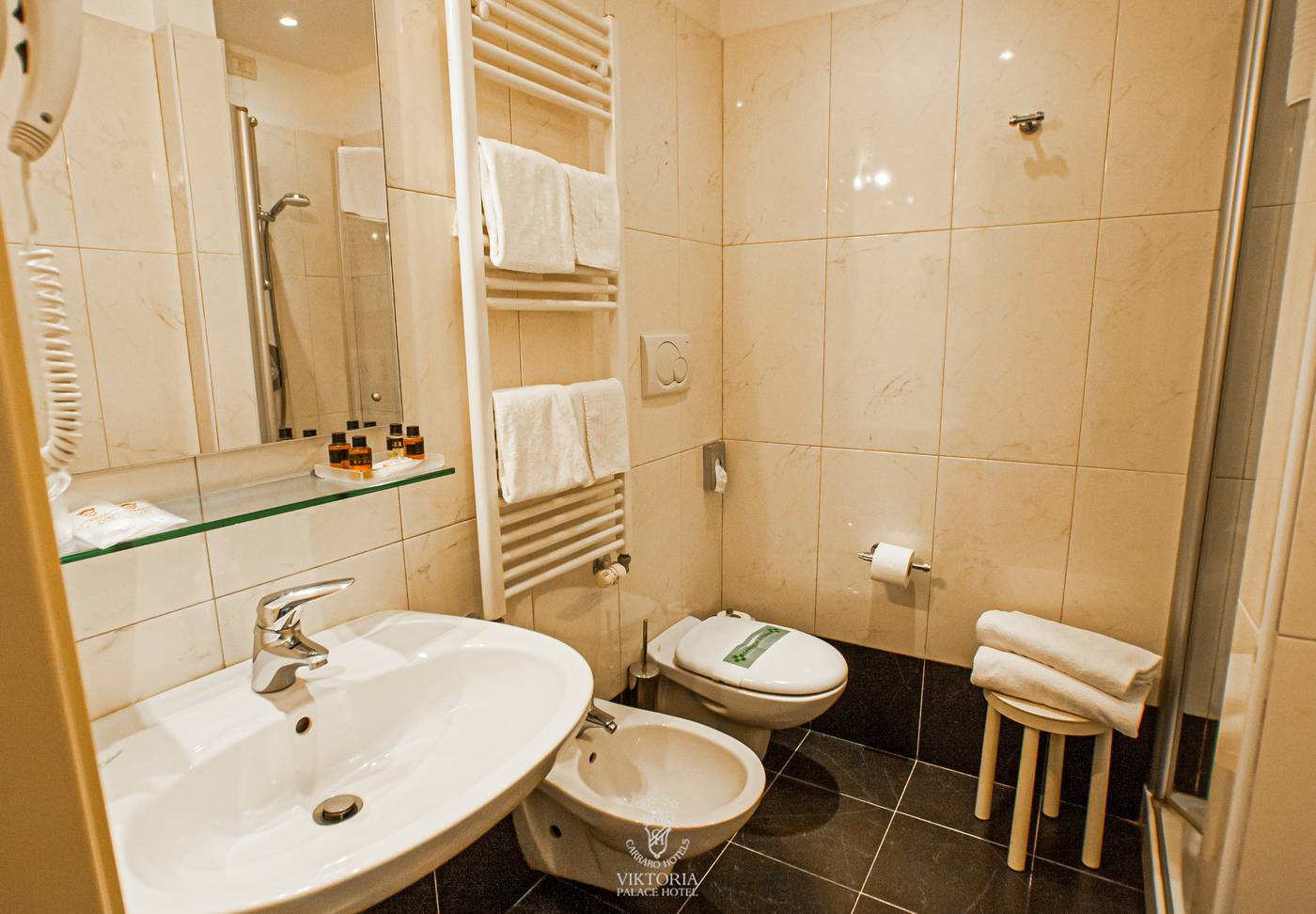 Viktoria-Palace-Room-23