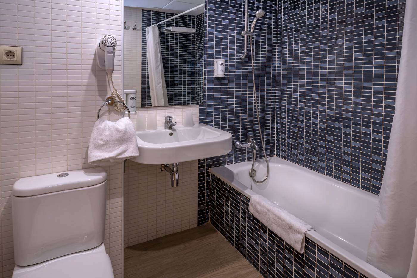 4R-Salou-Park-Resort-II-Room-26