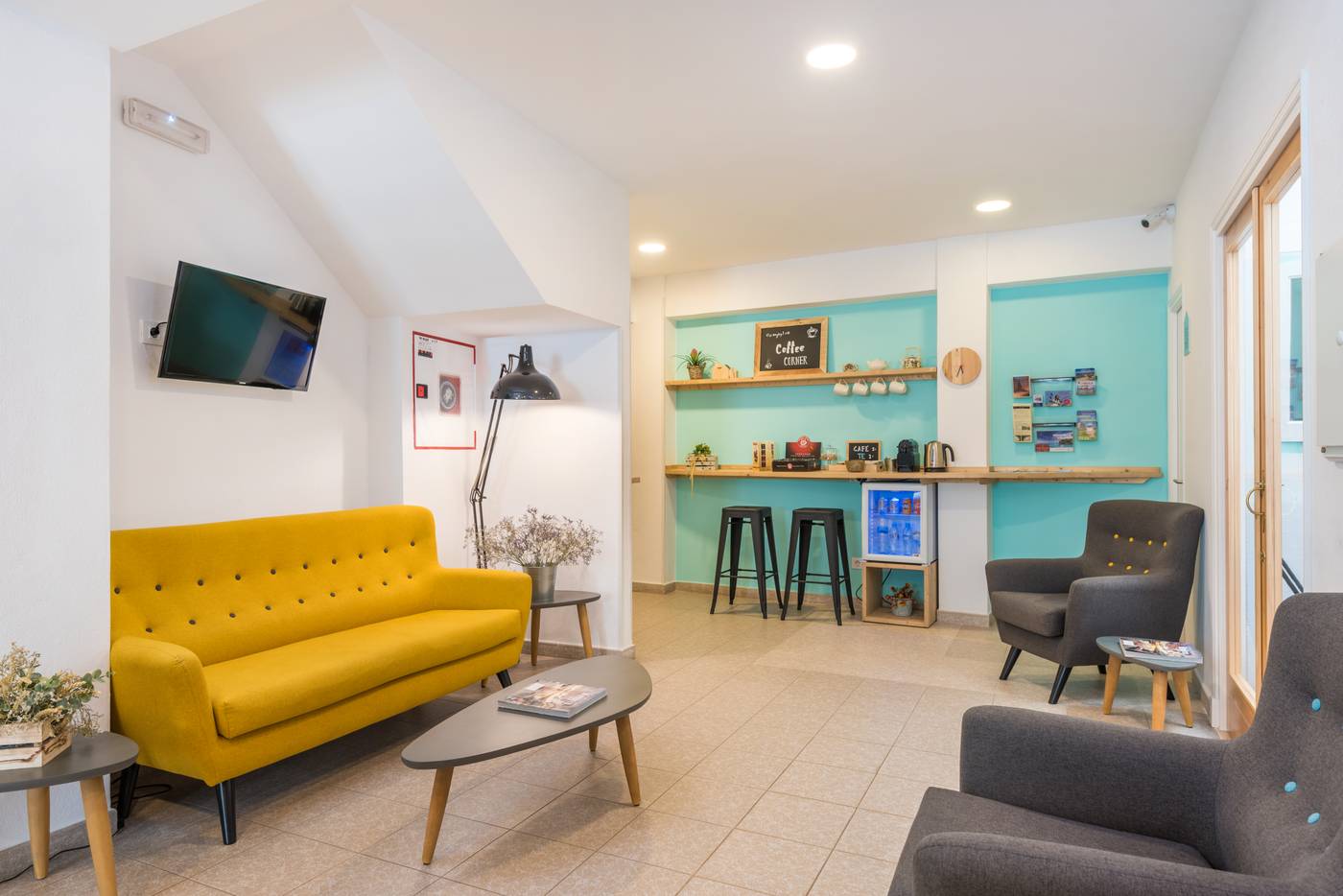 Hostal-JUME-Lobby-53