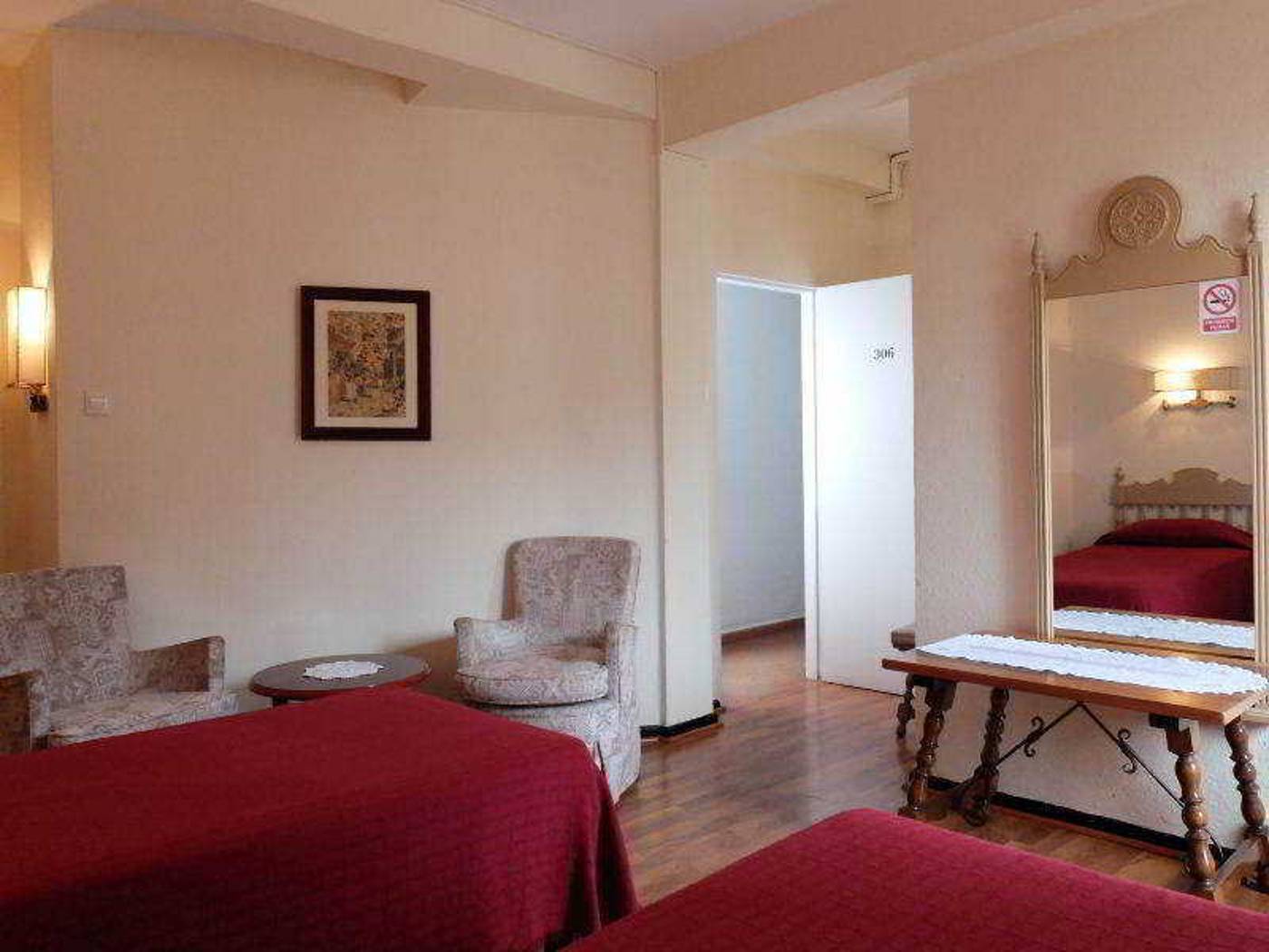 Maga-Room-19