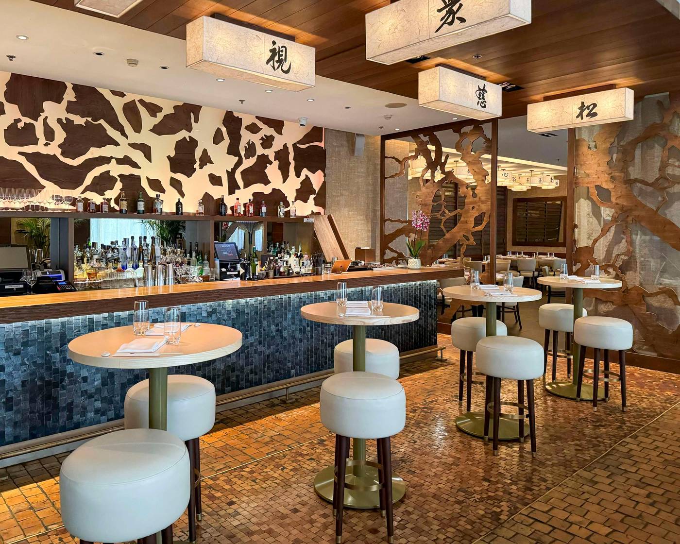 Kempinski-Hotel-Corvinus-Budapest-Bar-19