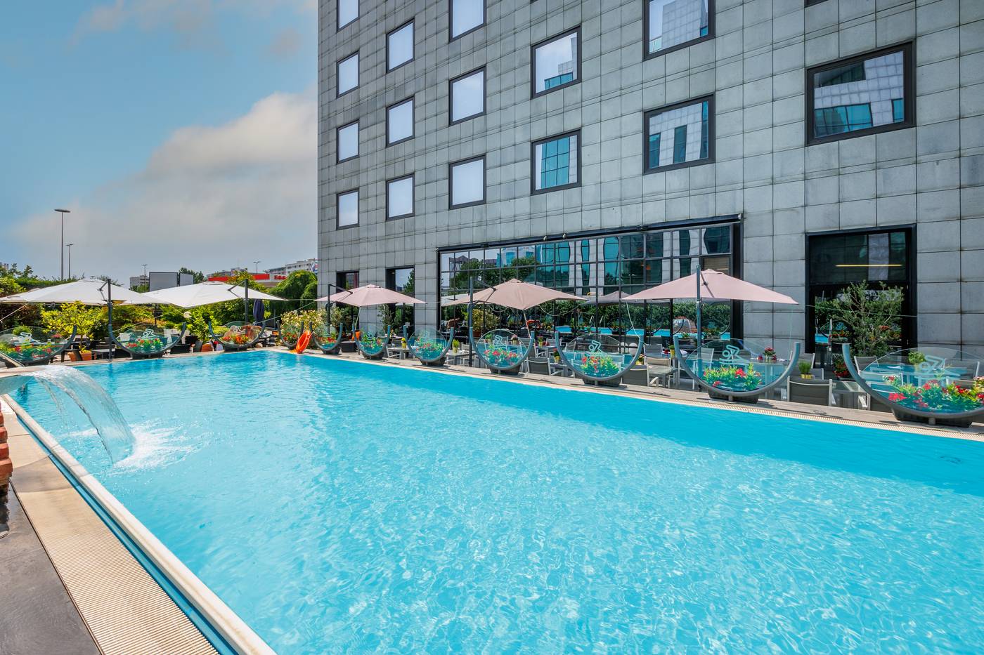 iH-Hotels-Milano-Lorenteggio-Pool-2