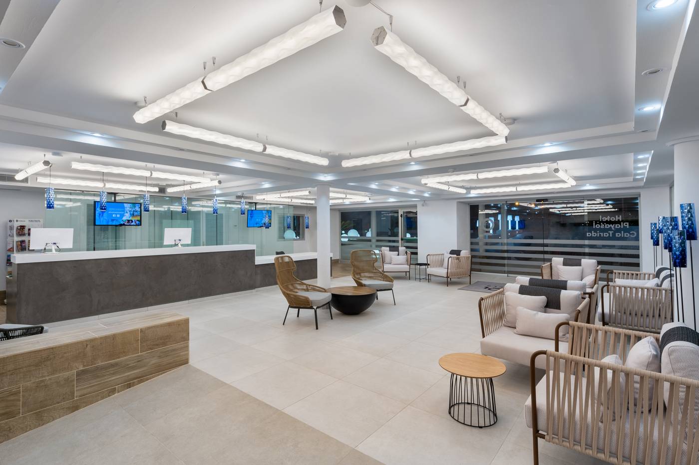 Playasol-Cala-Tarida-Lobby-50