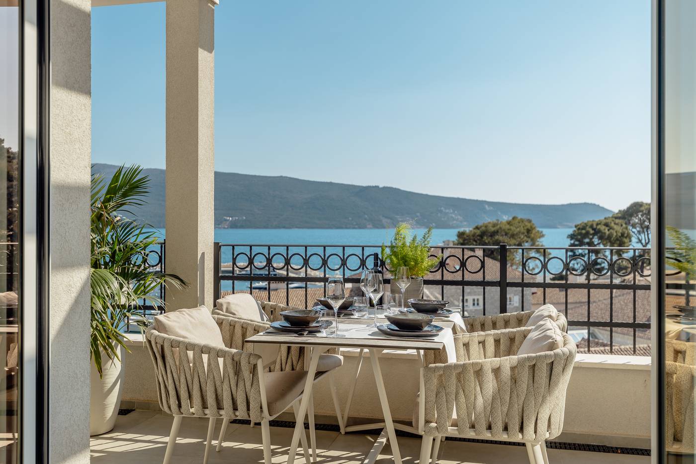 Lazure-Hotel---Marina-Room-98