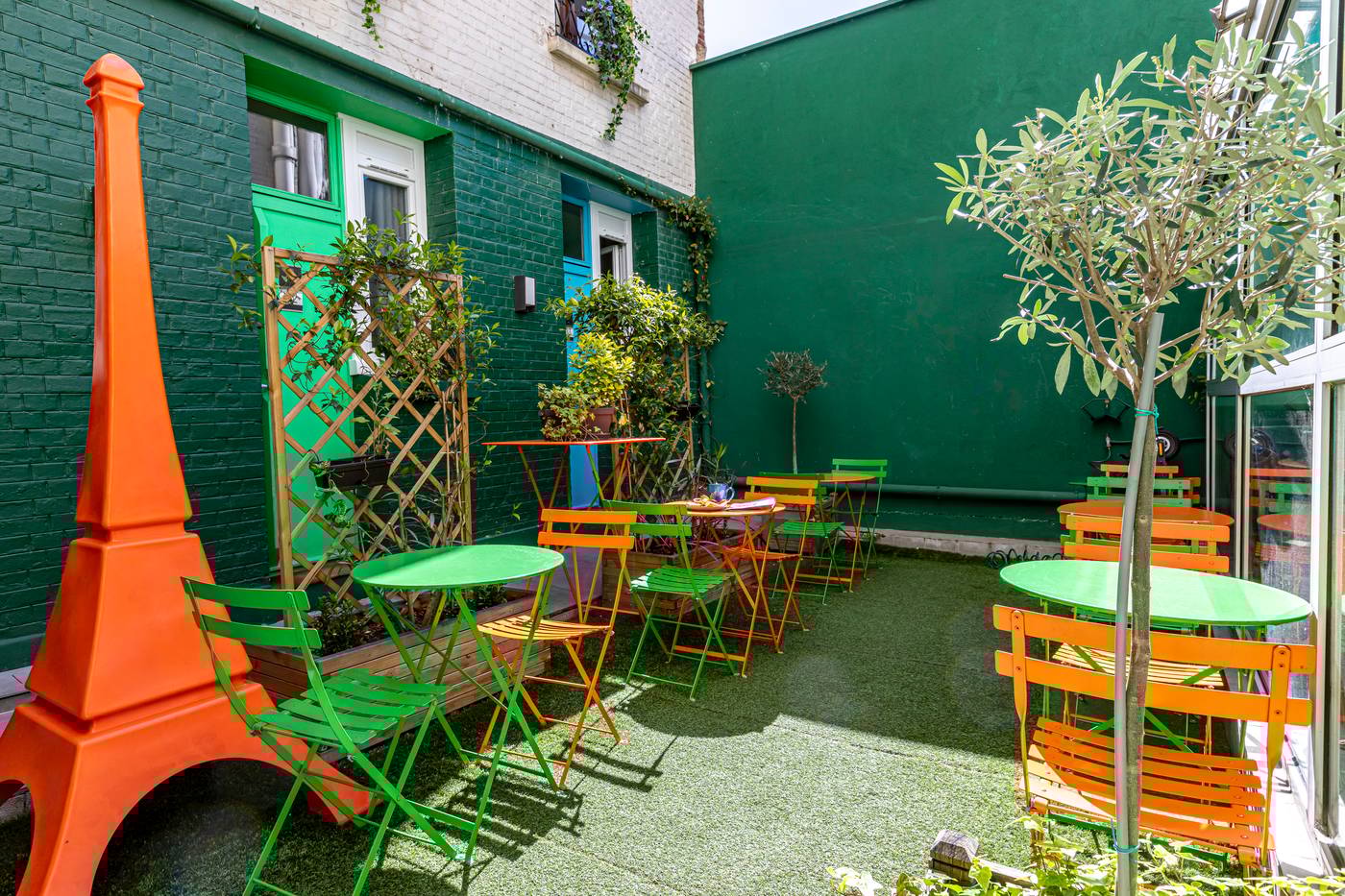 Hotel-Alpha-Paris-Eiffel-by-Patrick-Hayat-Terrace-56