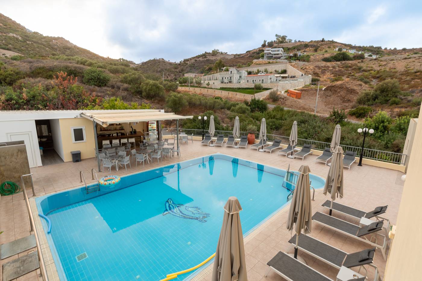 Elpis-Studios---Apartments-Pool-6