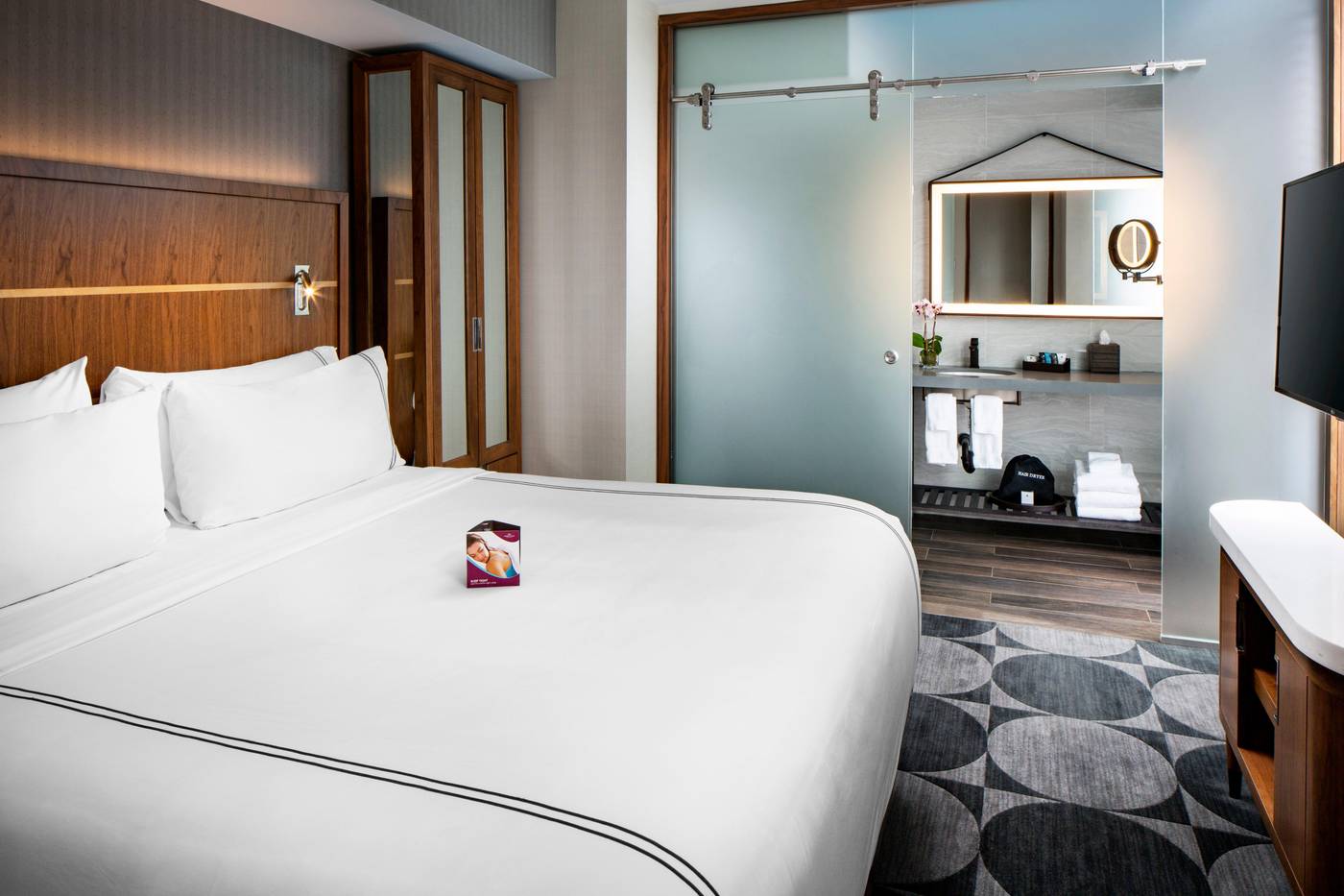 Crowne-Plaza-HY36-Midtown-Manhattan-Room-8