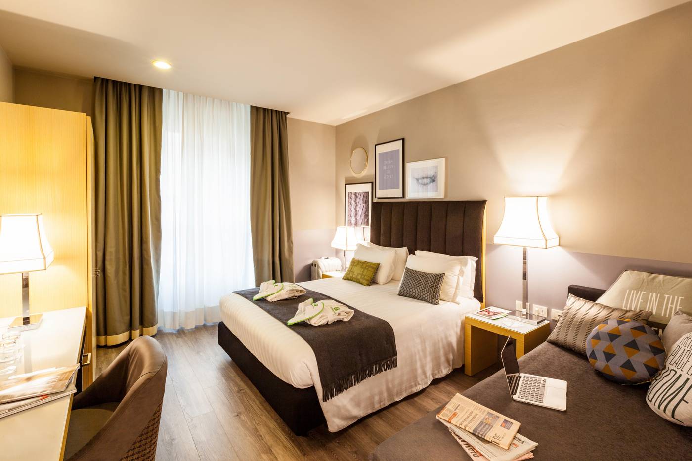 Holiday-Inn-Milan-Garibaldi-Station-Room-8