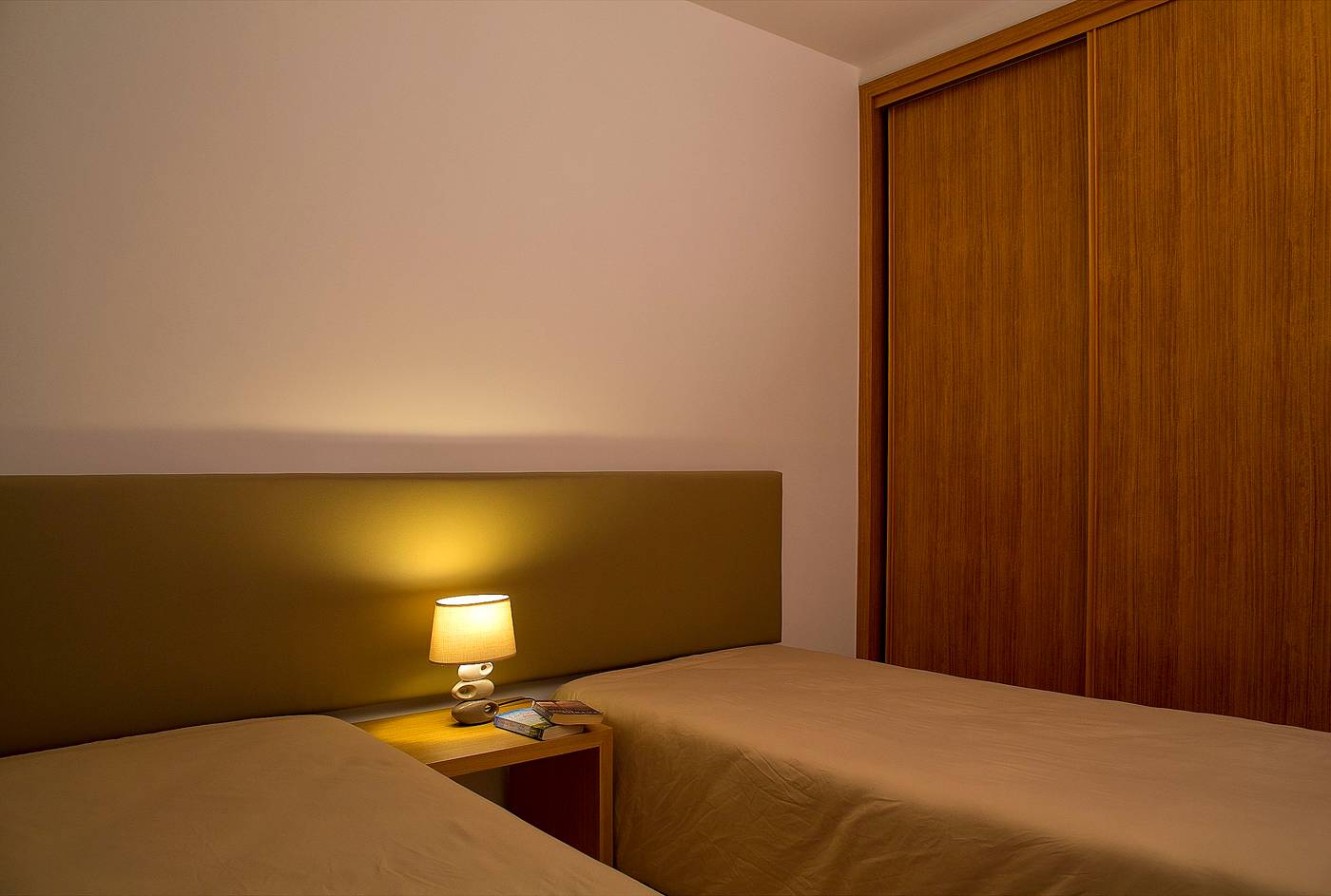 Alto-Fairways-Room-13