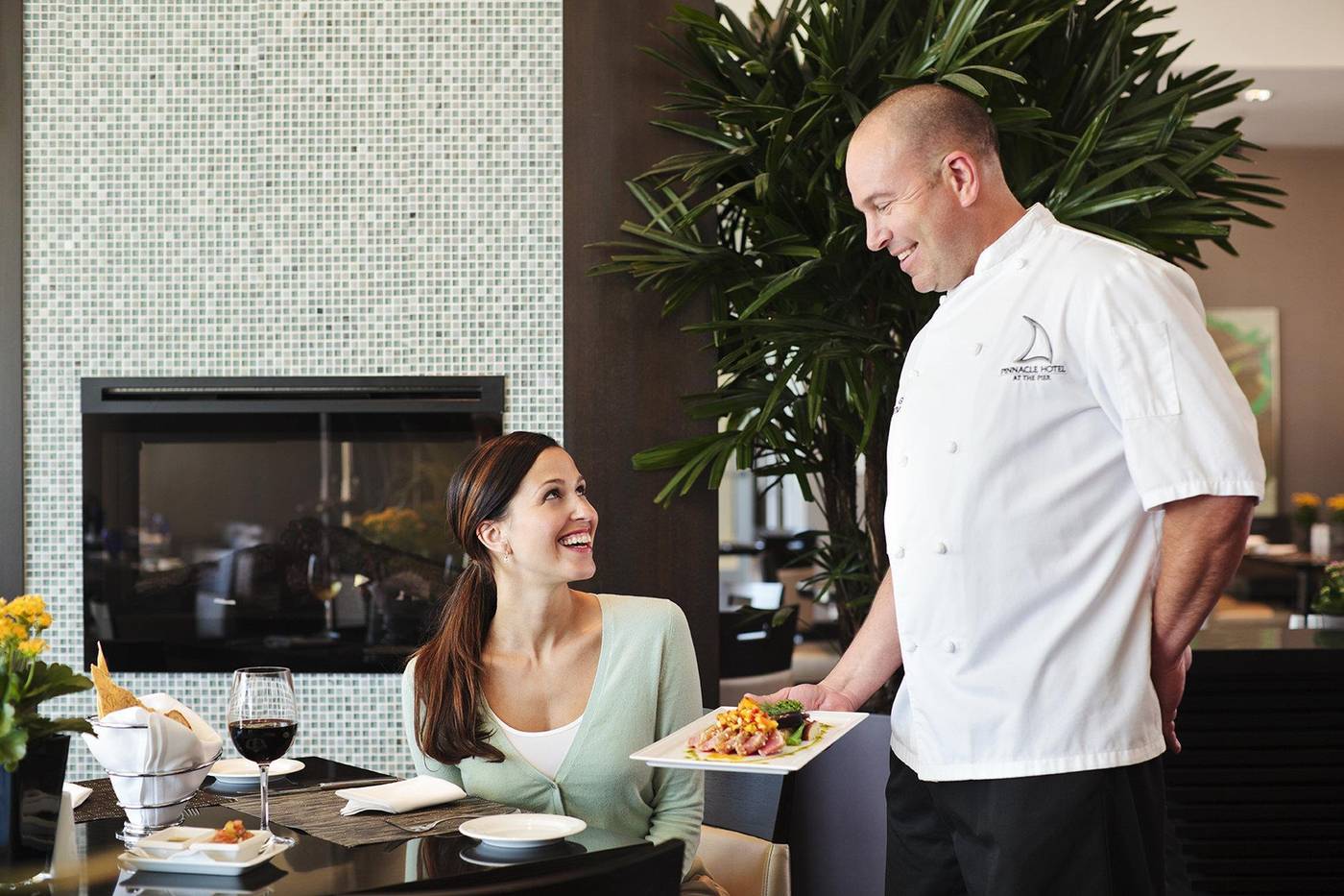 Pinnacle-Hotel-at-the-Pier-Restaurant-27