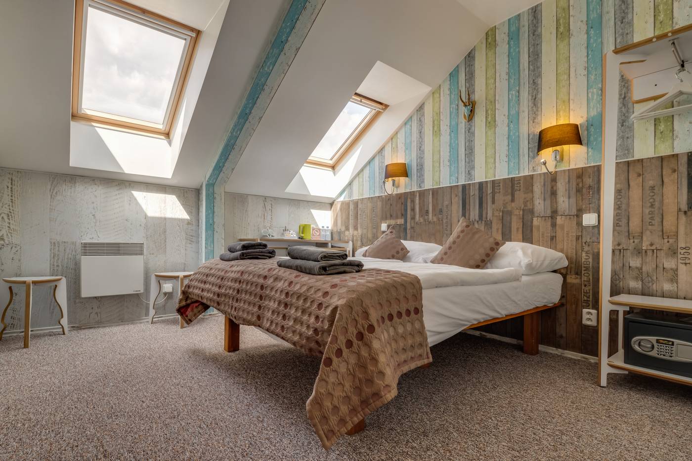 Royal-Court-Hotel-Room-9