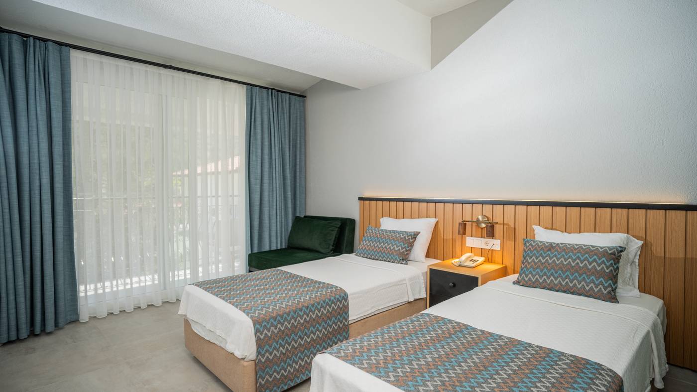 Hotel-Karbel-Sun-Room-42