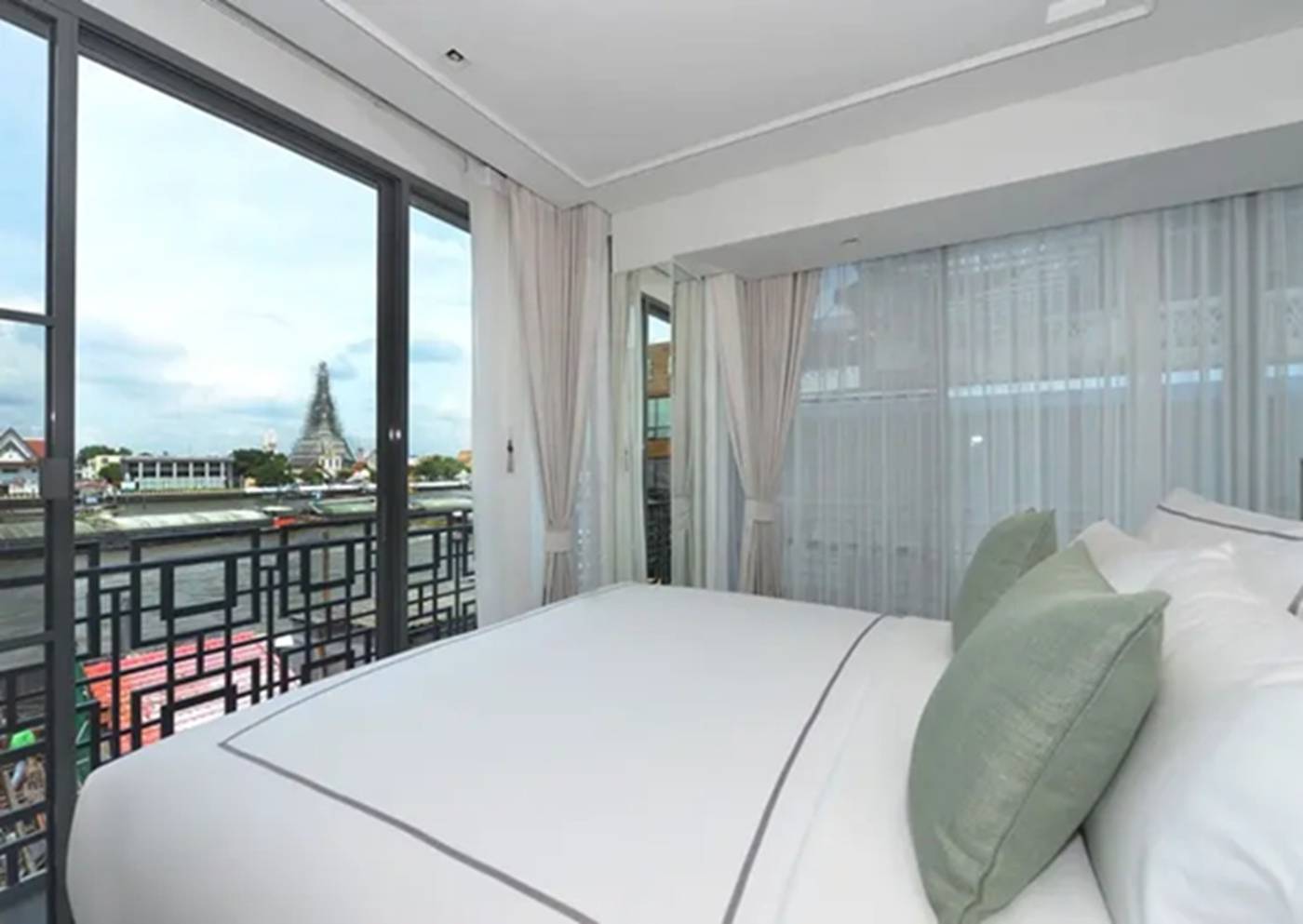Riva-Arun-Bangkok-Room-14