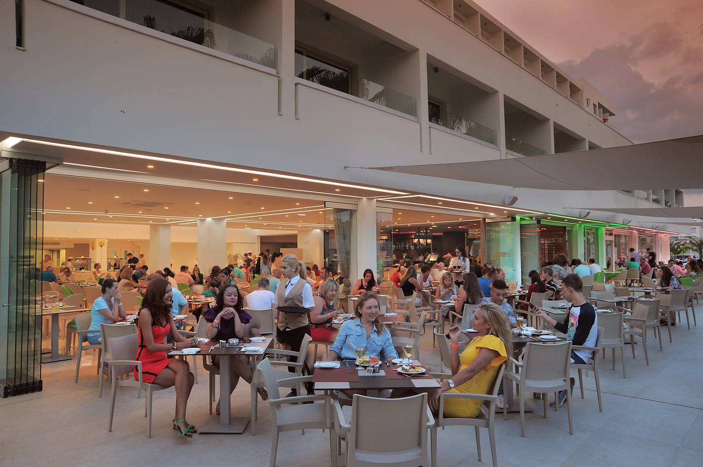 Nelia-Beach-Restaurant-11