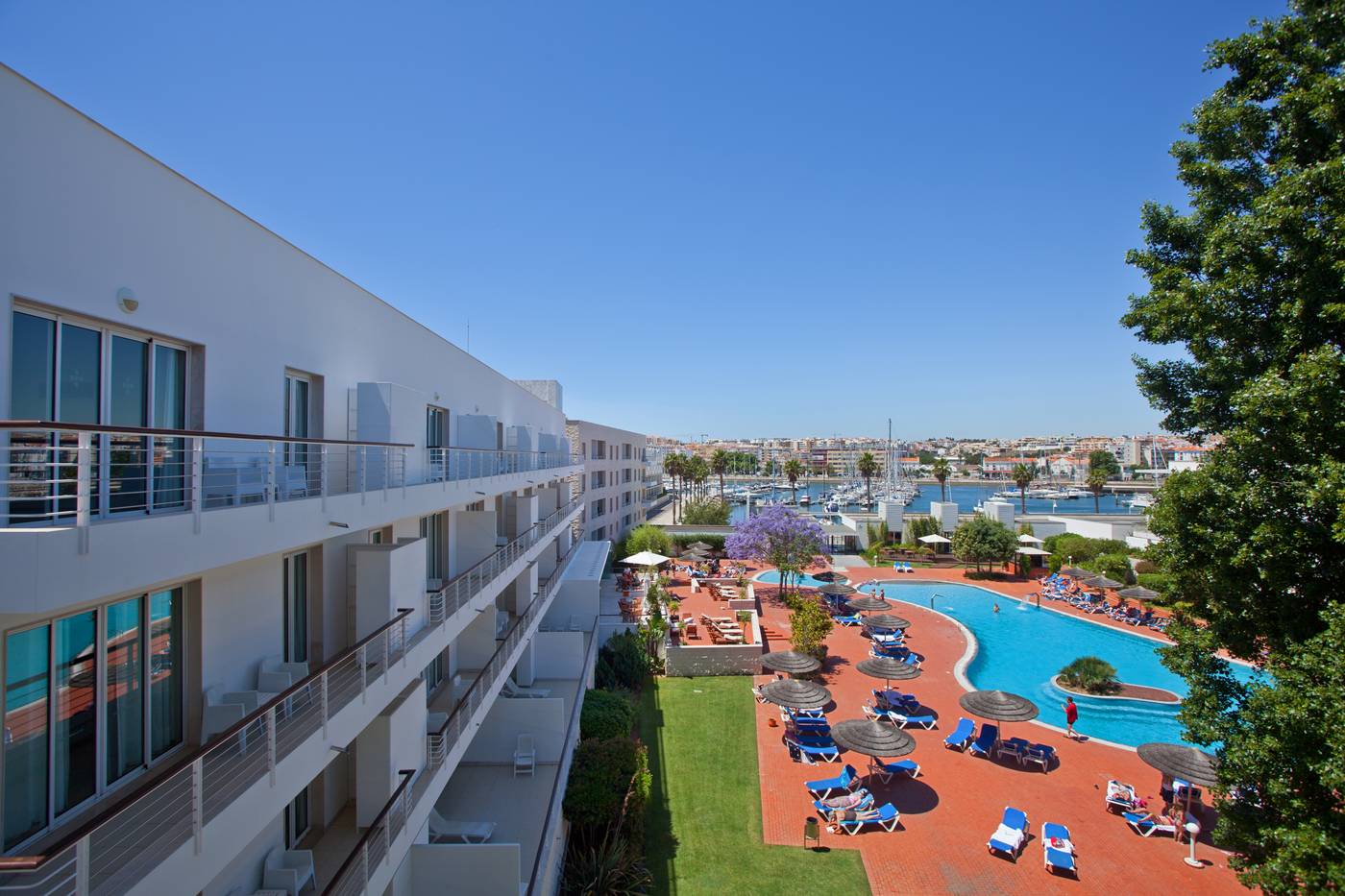 22.07.25 suites hotel Marina club