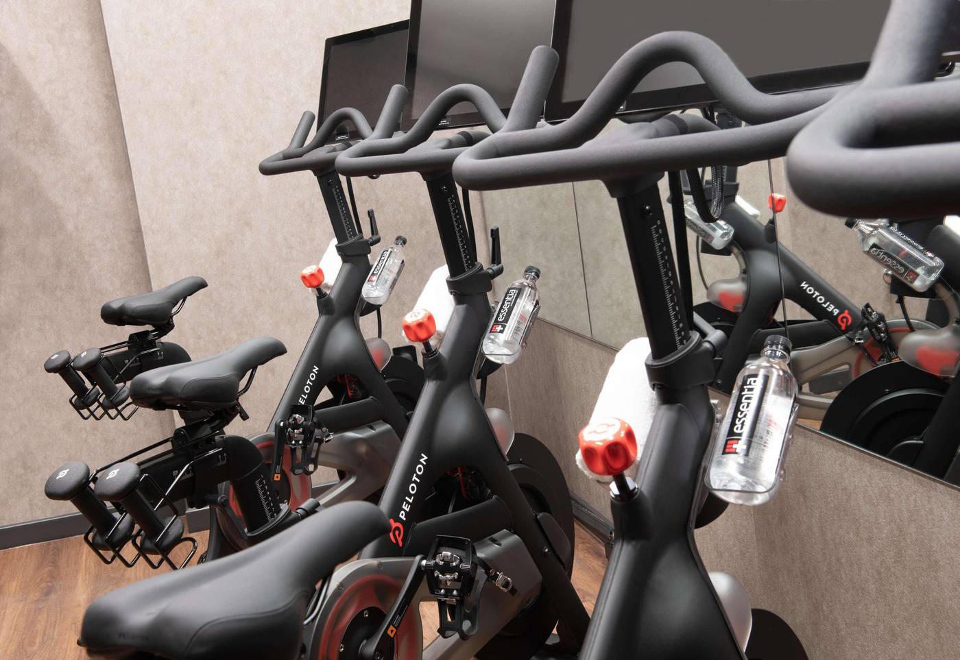 Aliz-Hotel-Times-Square-Sports-and-Entertainment-36