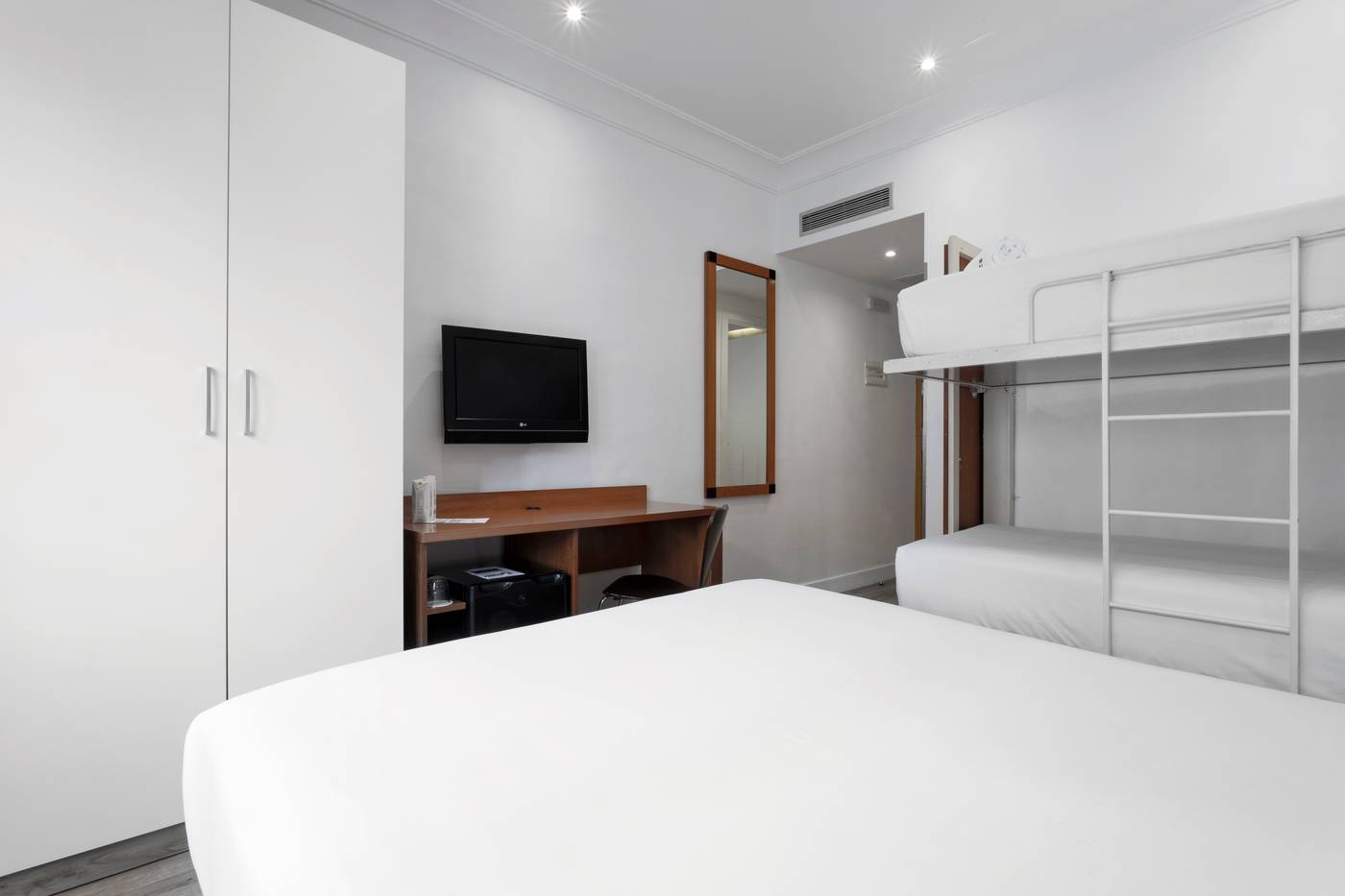 Petit-Palace-Cliper-Gran-V--a-Room-18