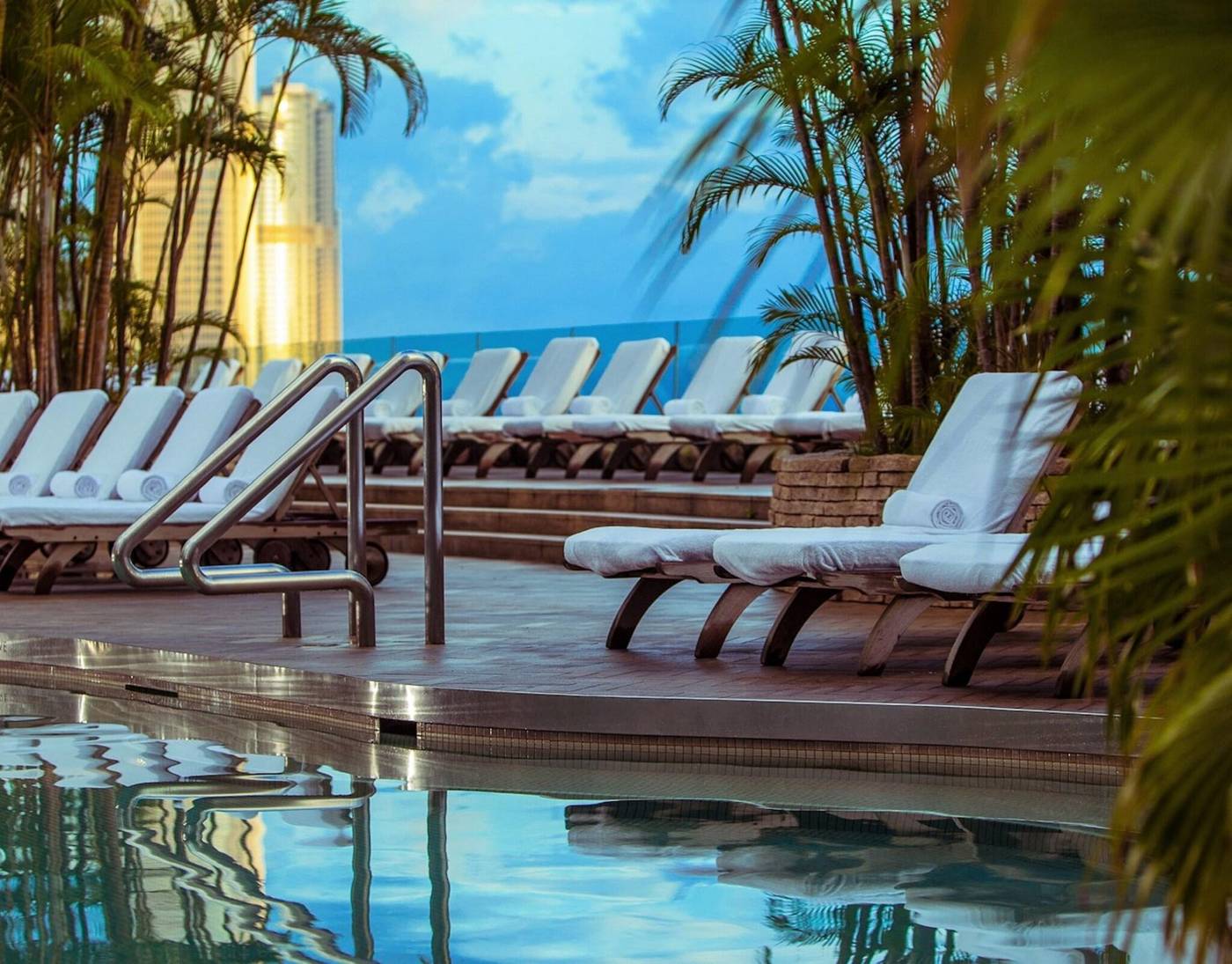 Renaissance-Hong-Kong-Harbour-View-Hotel-General-view-76