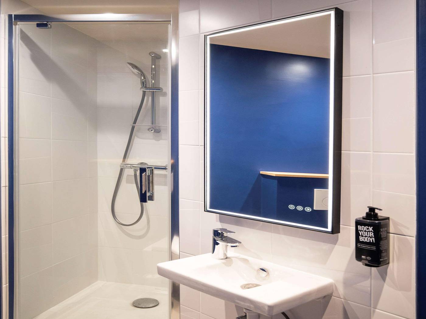 ibis-Styles-Paris-Opera-Lafayette-Room-32