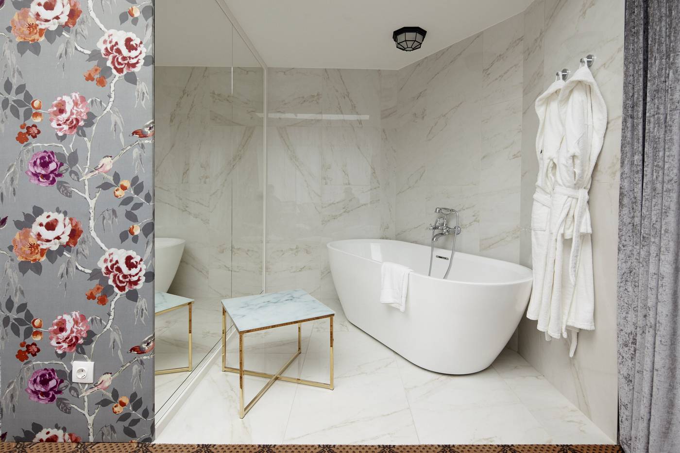 Mystery-Hotel-Budapest-Room-41