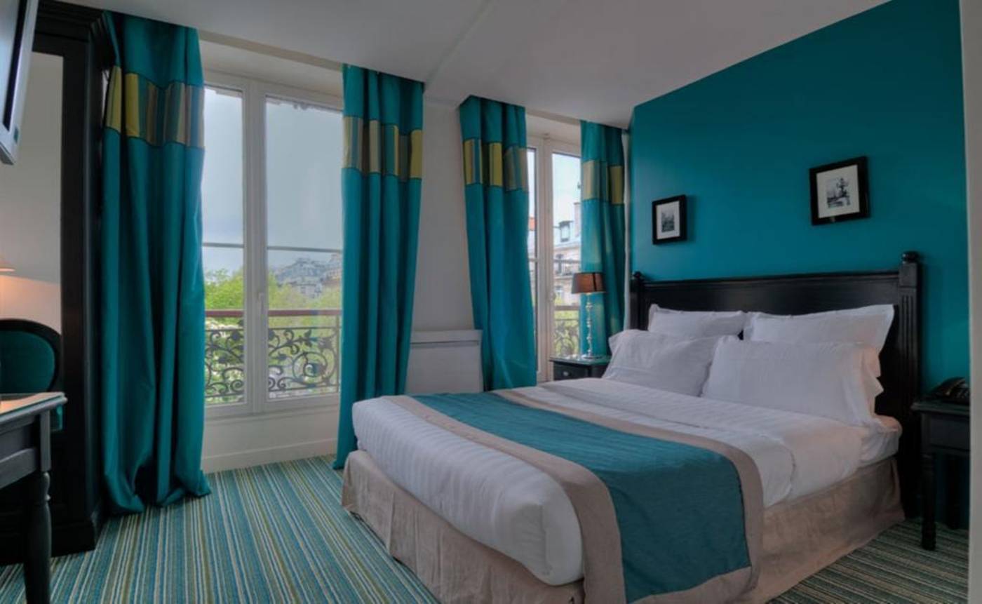 Cluny-Square-Room-10