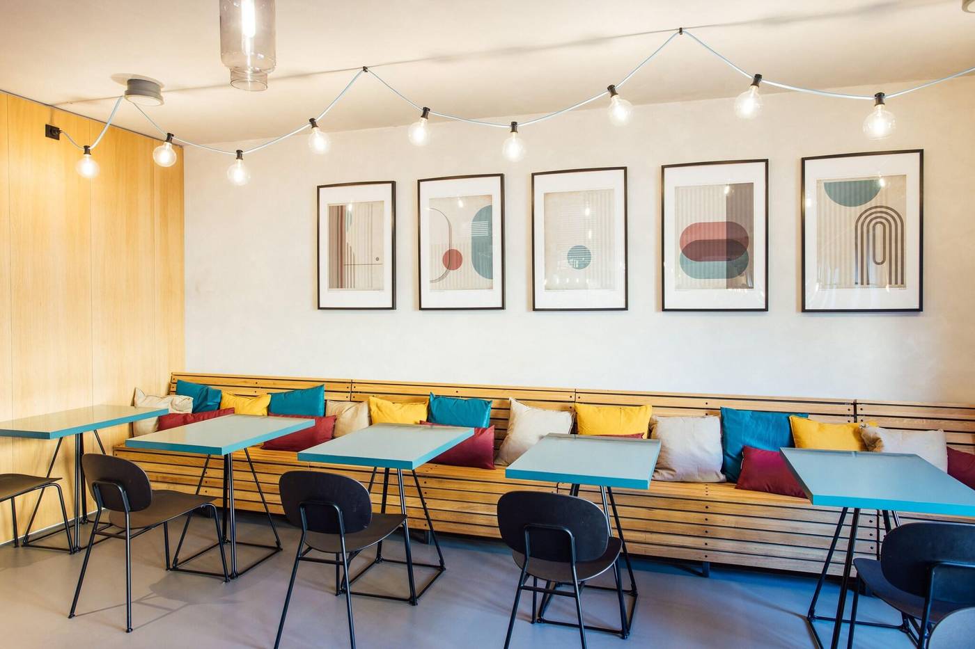 Miss-Sophie-s-Downtown-Lobby-17