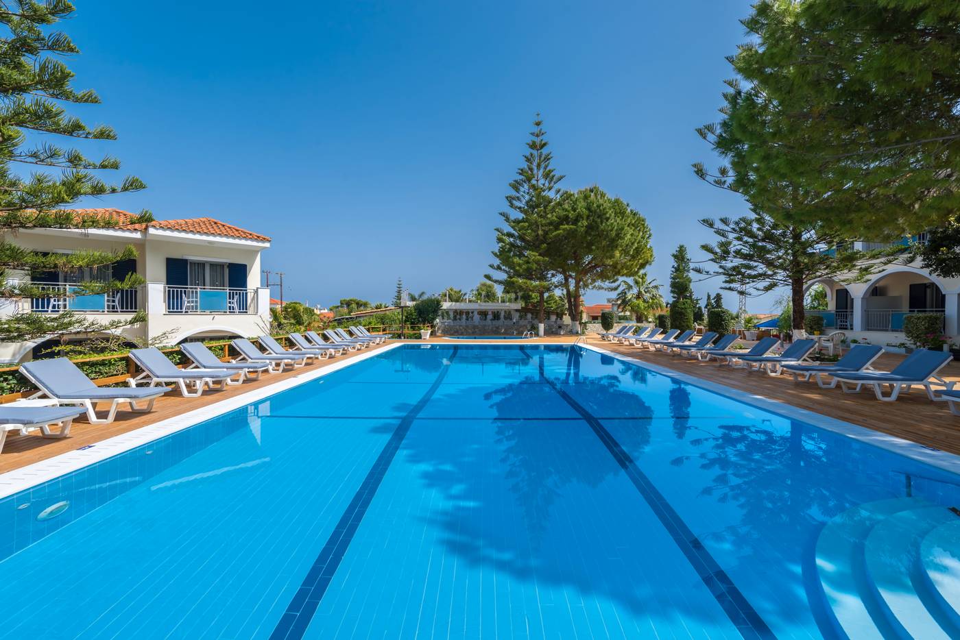 Contessa-Hotel-Pool-3