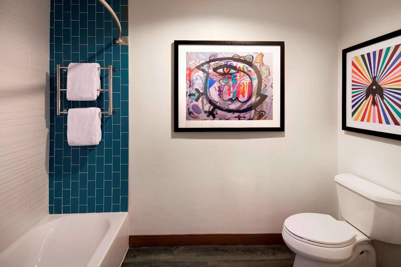 The-Kinney-Venice-Beach-Room-13