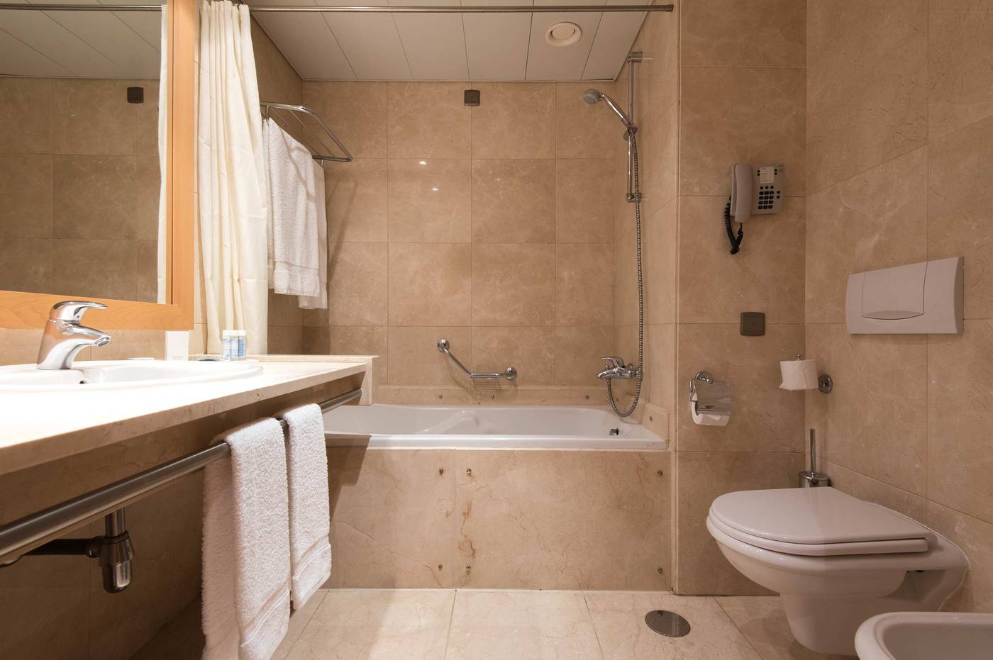 Real-Palacio-Room-25