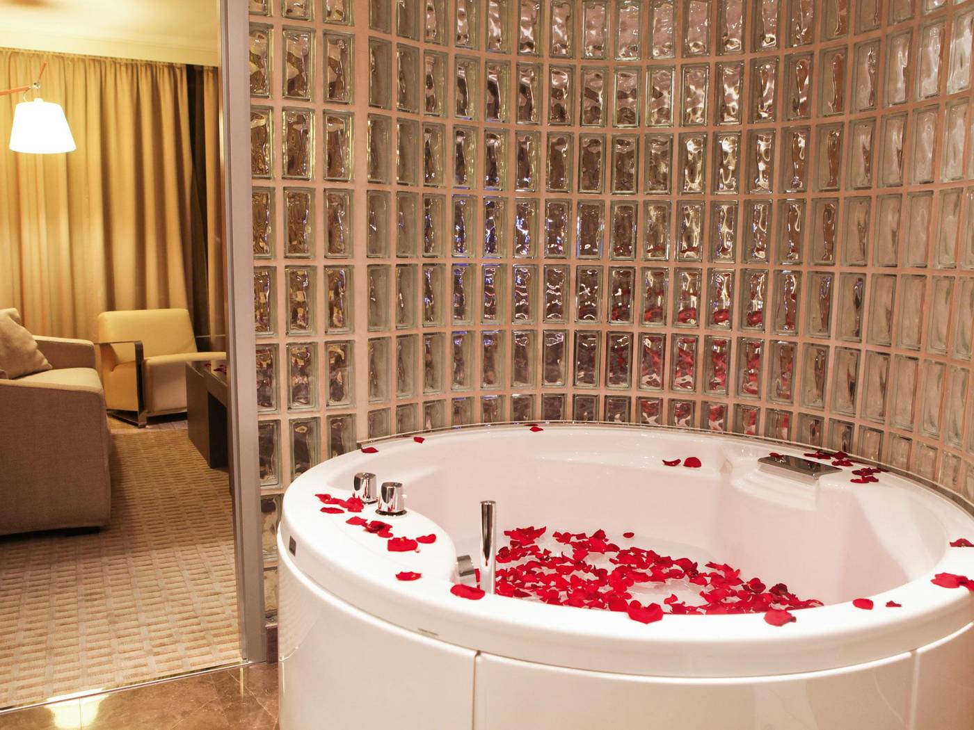 Hilton-Geneva-Hotel---Conference-Centre-Room-74