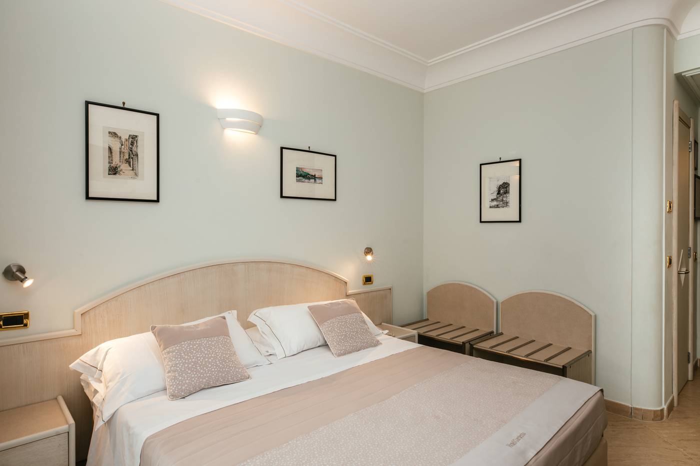 Comfort-Hotel-Gardenia-Sorrento-Coast-Room-31