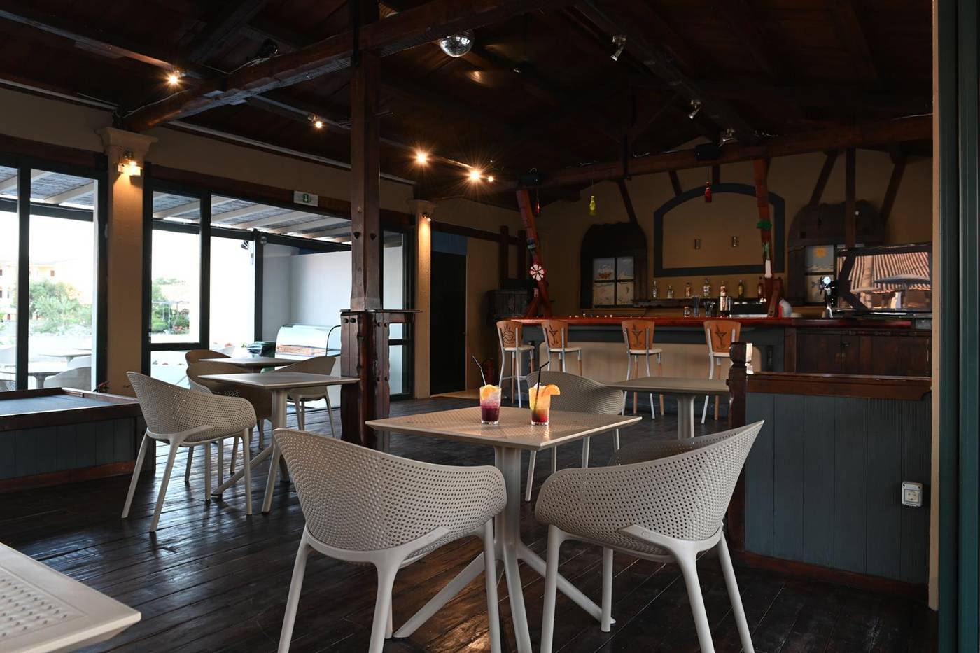 Sungate-Hotel-Bar-21