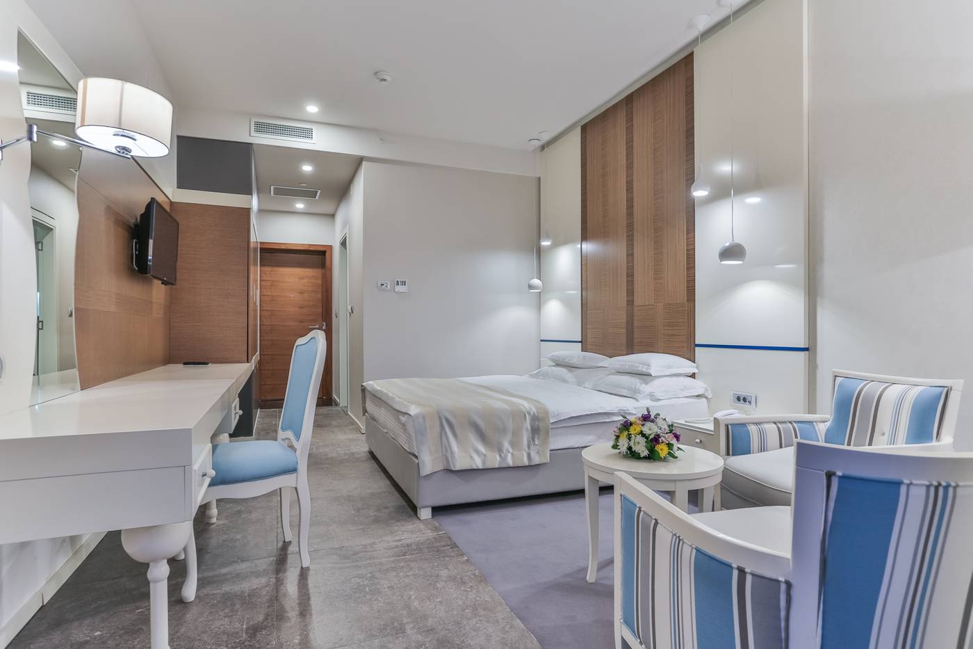 Bracera-Hotel-Room-1